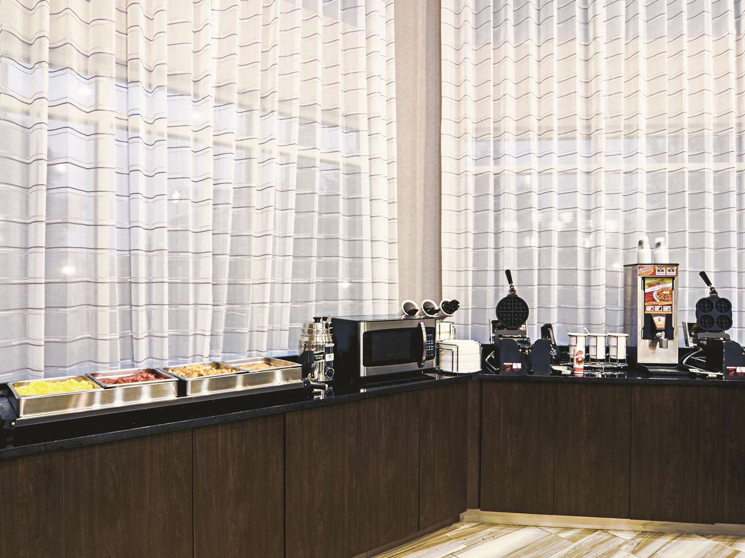 La Quinta Inn & Suites by Wyndham Denver Airport DIA 5/43