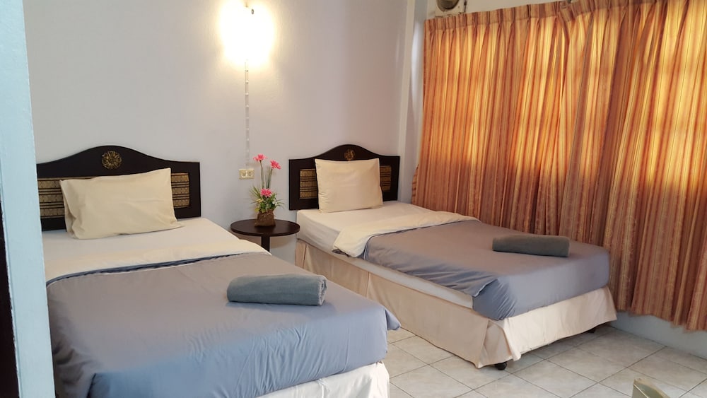 B & B Patong Beach House 8/34