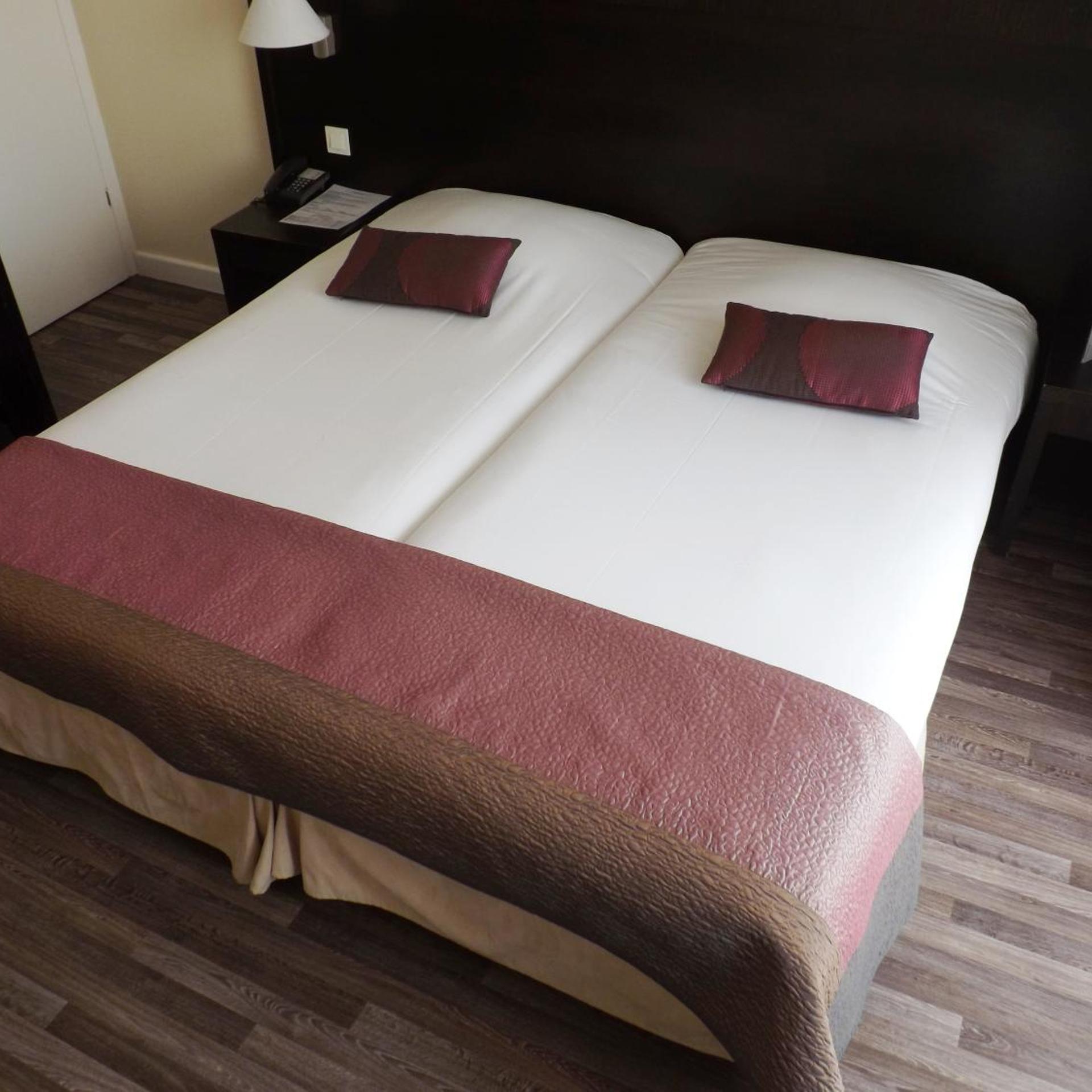 غرفة قياسية بسرير مزدوج، Exclusive Hotel Comte De Nice 7/10