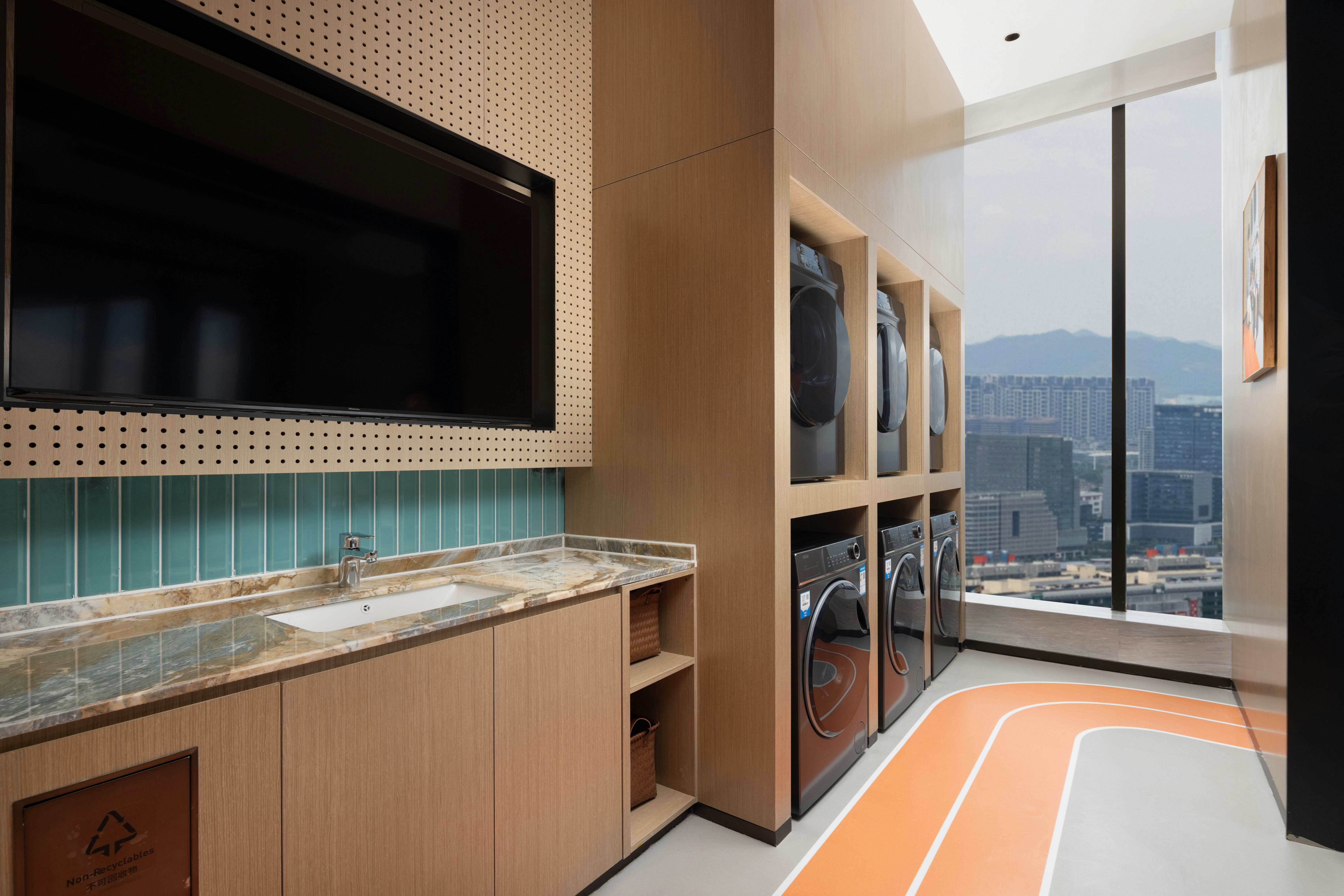 Home2 Suites by Hilton Yiwu World Trade Center 28/60