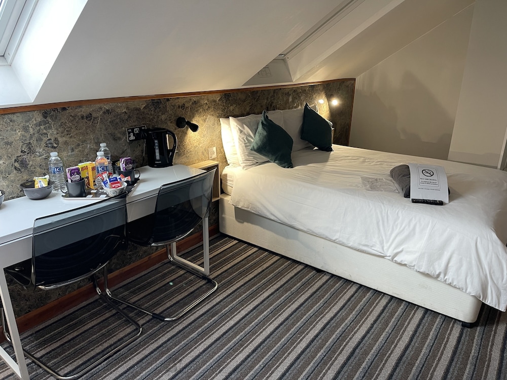 Six Bells Hotels 8/47