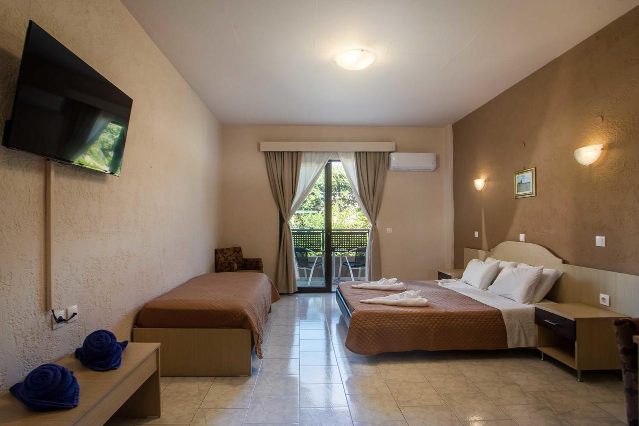 Santa Helena Hotel 42/90