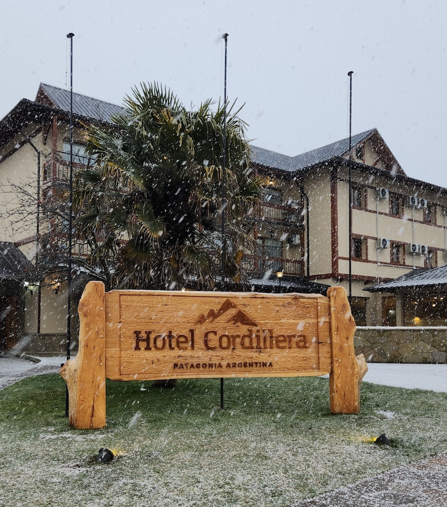 Cumbres Hotel 4/50