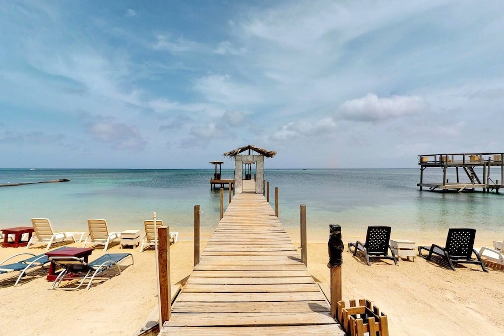 West End Divers Resort 17/28