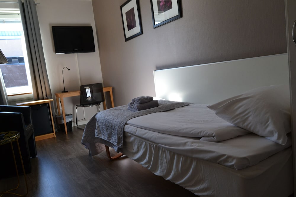 Solsta Hotell 6/42