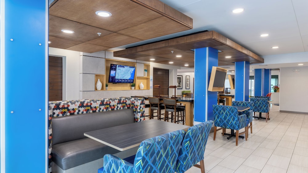 Holiday Inn Express Hotel And Suites Macon West 41/63