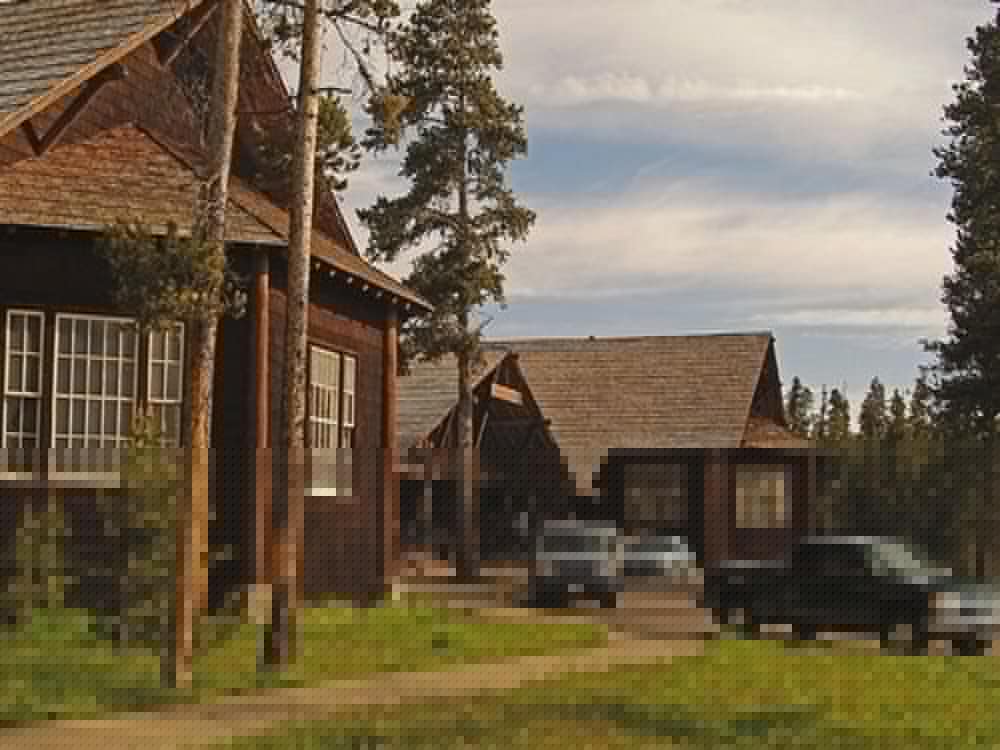 Lake Lodge Cabins 14/16