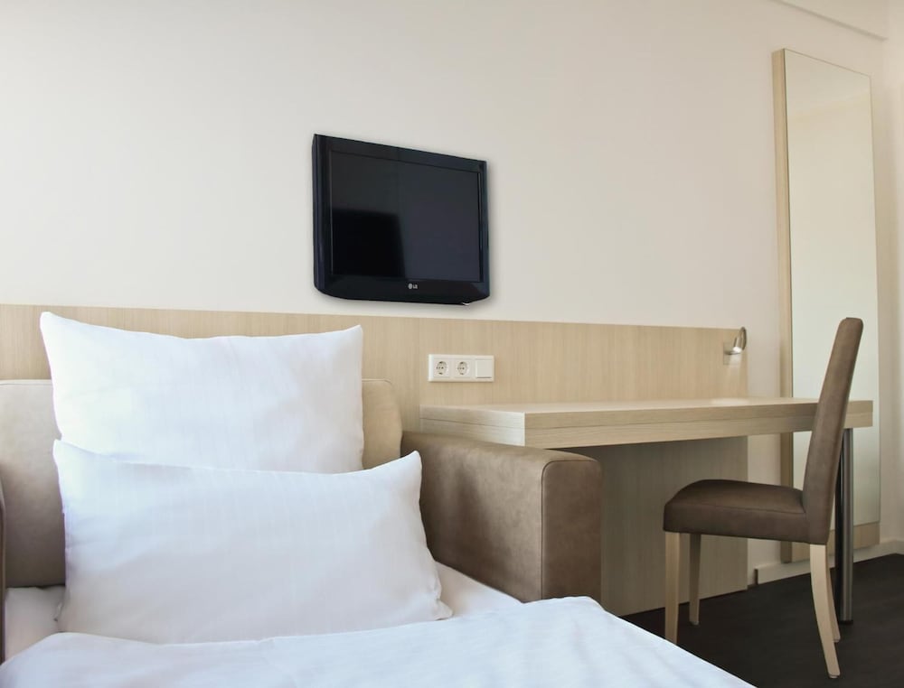 Viva Hotel Lubeck 33/45