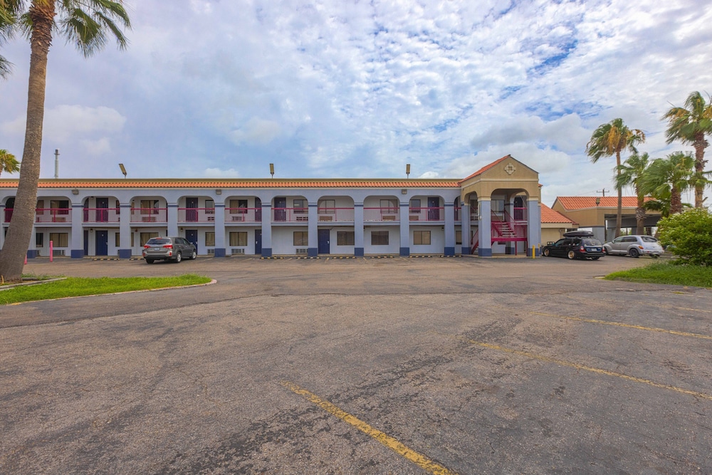 OYO Hotel Corpus Christi North I-37 7/25