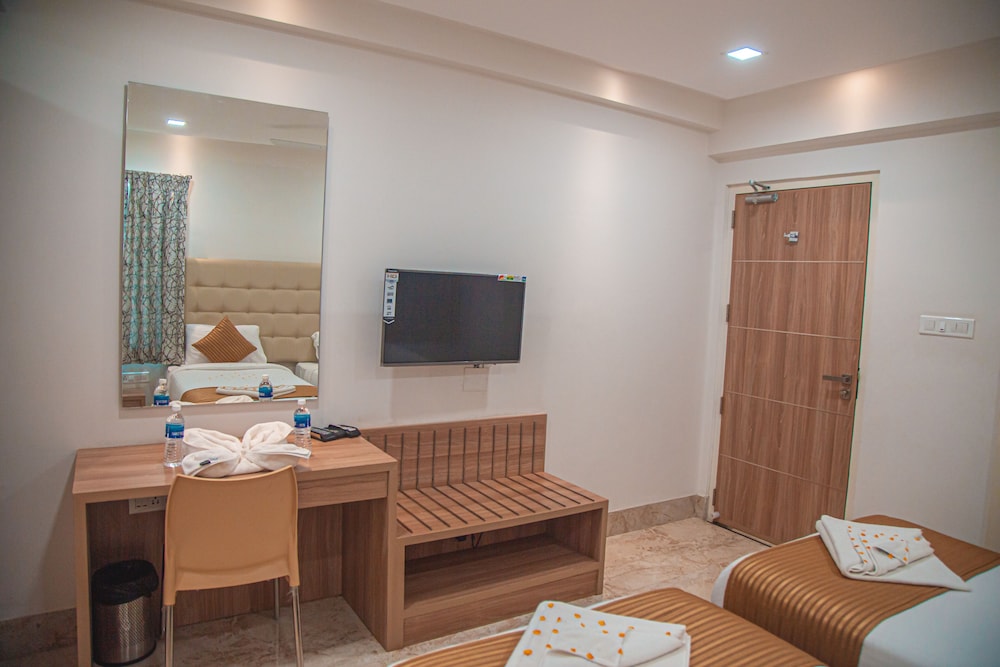 The Avenue Suites 36/49