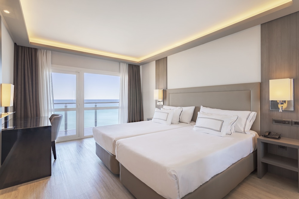 غرفة بريميوم بسريرين منفصلين بإطلالة على البحر، Melia Alicante 10/10