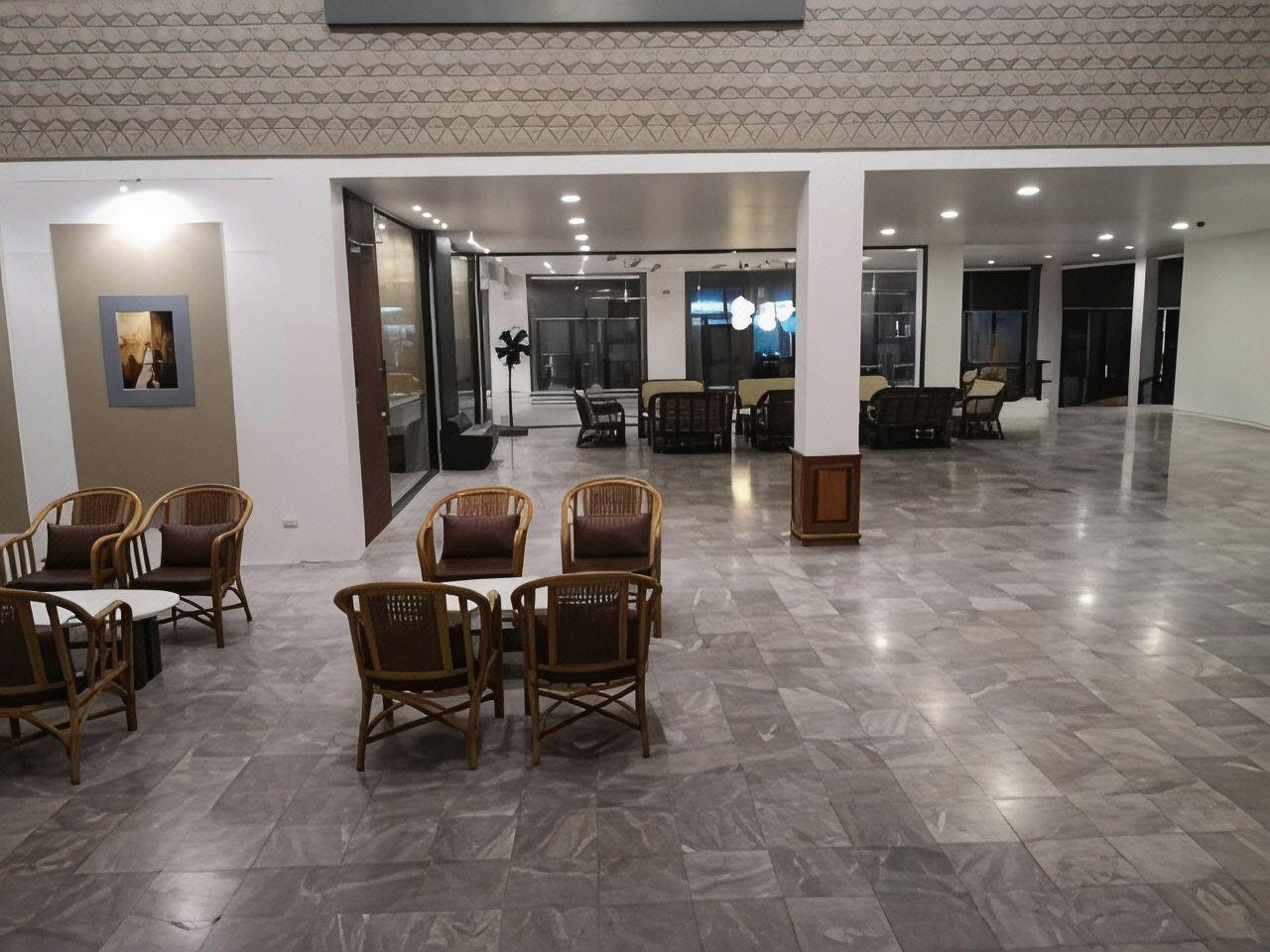 The Regent Hotel Ubonratchathani 55/66
