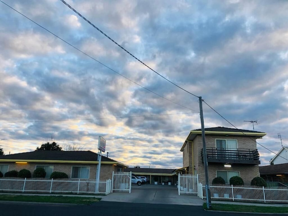Angel's Rest Motel 2/26