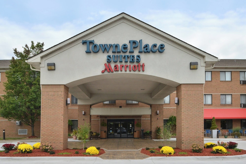 TownePlace Suites Detroit Warren 4/63