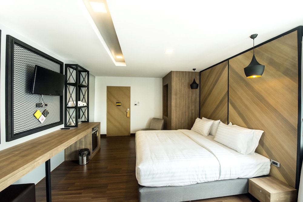 The Circle Hotel 25/64