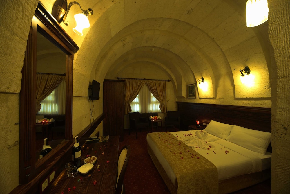 Burcu Kaya Hotel 13/39