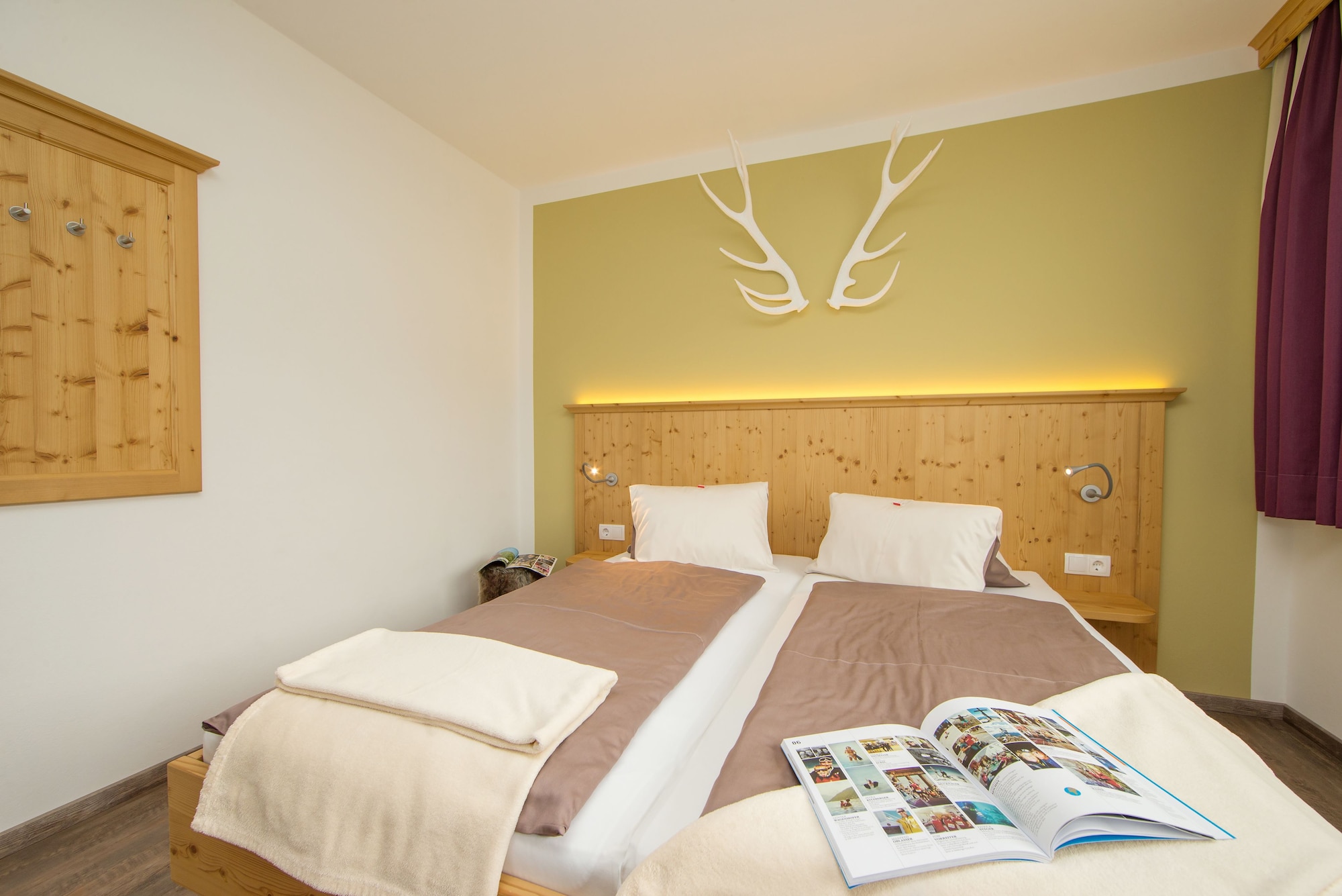 SUPERIOR, DOUBLE BED