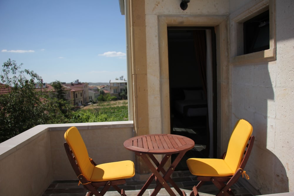 El Nazar Stone Suite 46/50