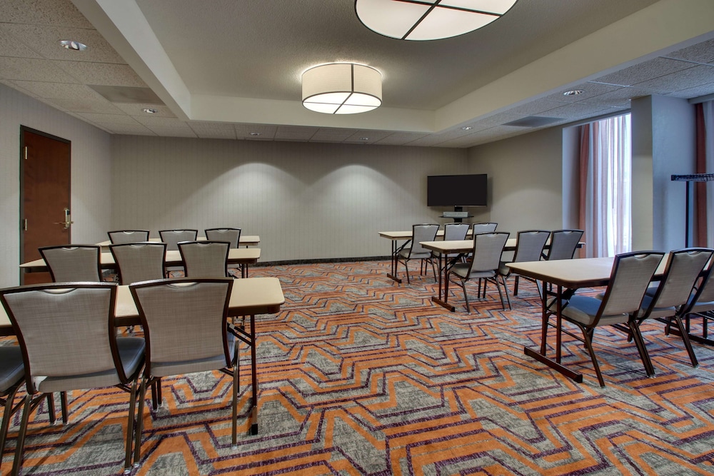 Drury Inn and Suites Evansville East 41/50