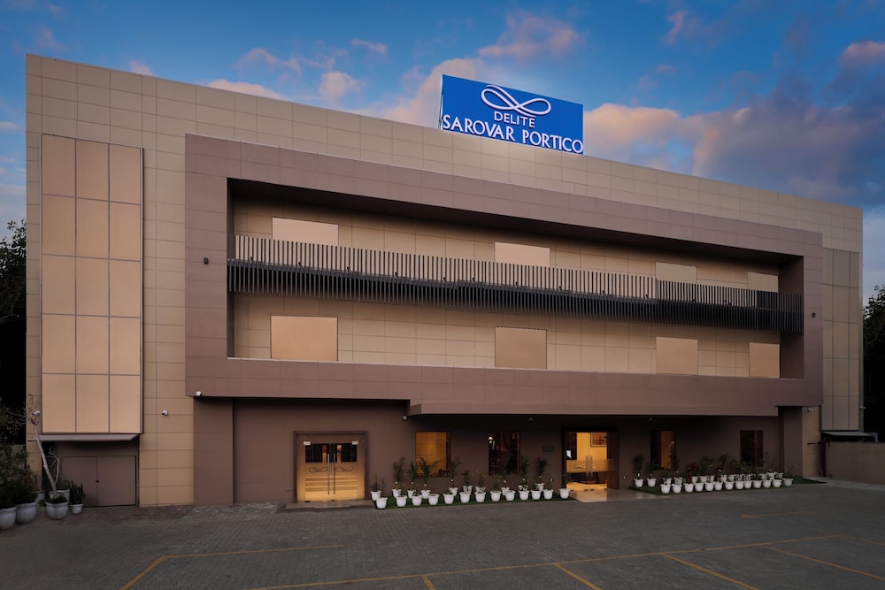 Delite Sarovar Portico Faridabad 1/30