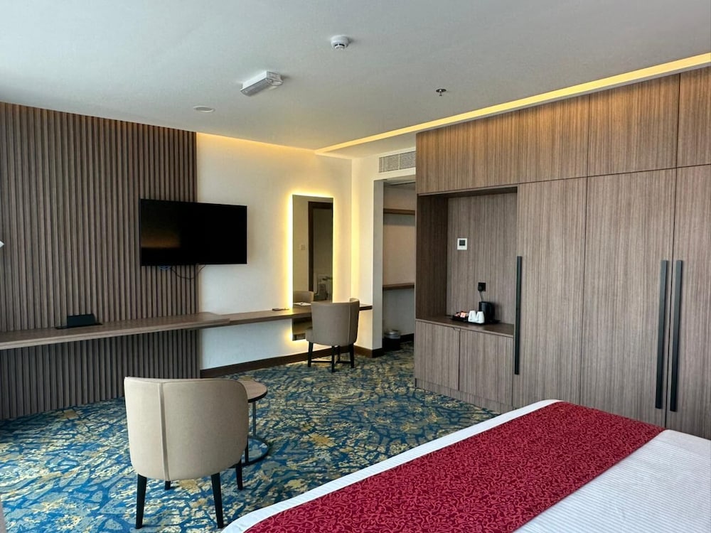 Sur Grand Hotel 33/36
