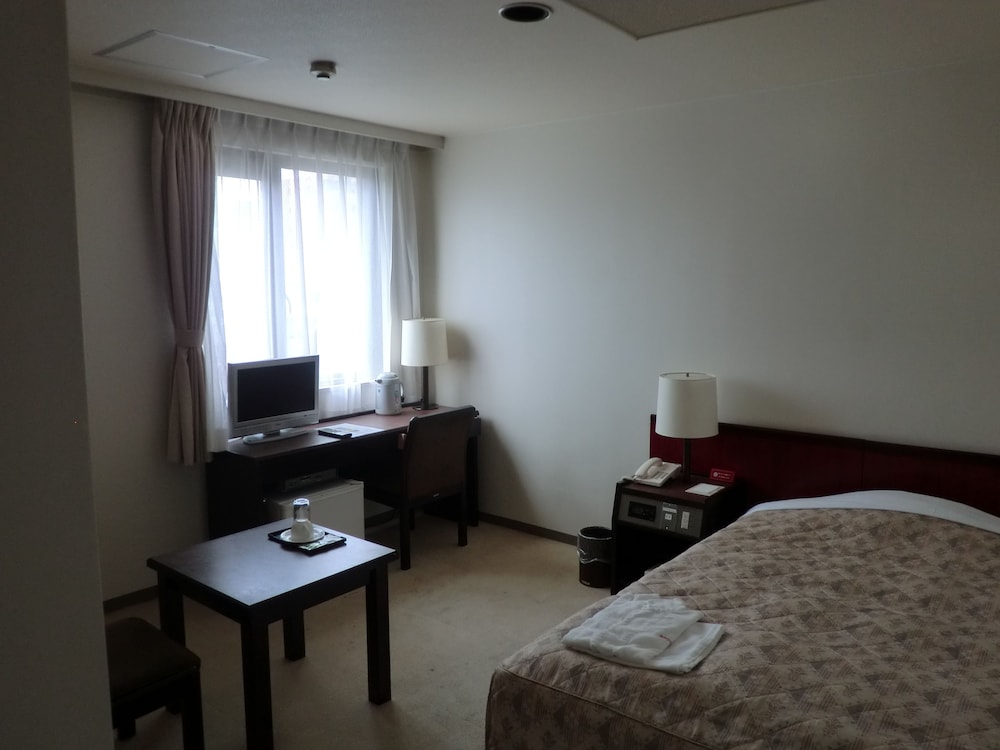 ECONOMY, DOUBLE BED, SMOKING