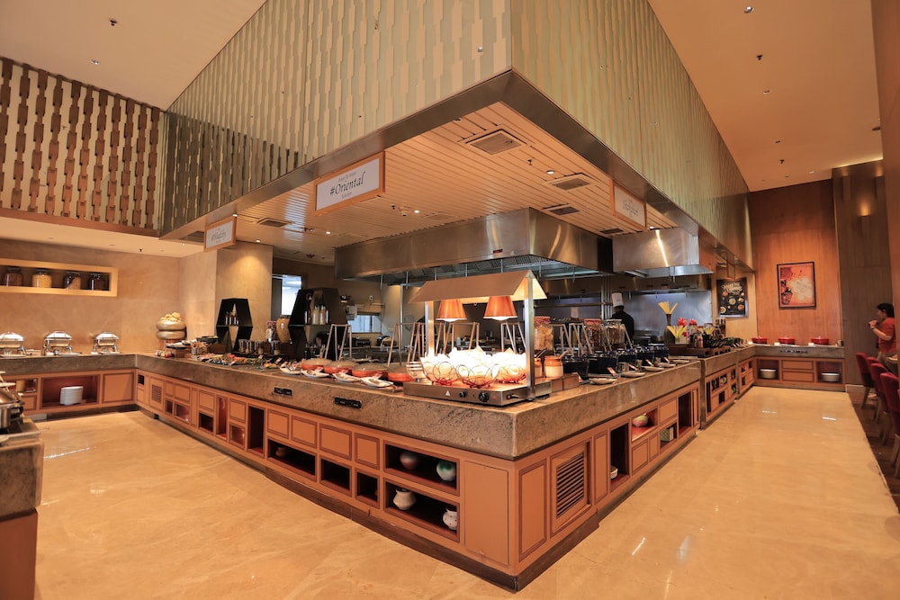 Lobby at COURTYARD BY MARRIOTT BHOPAL, BHOPAL