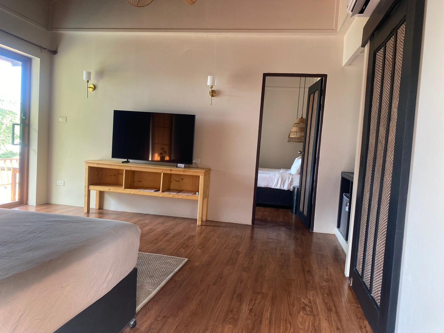 Pool, Villa, King Bed, Partial Sea View