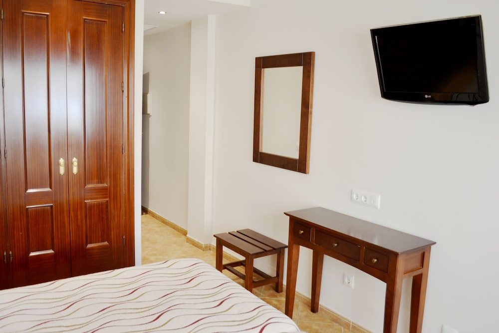 Tarik Hotel 30/63