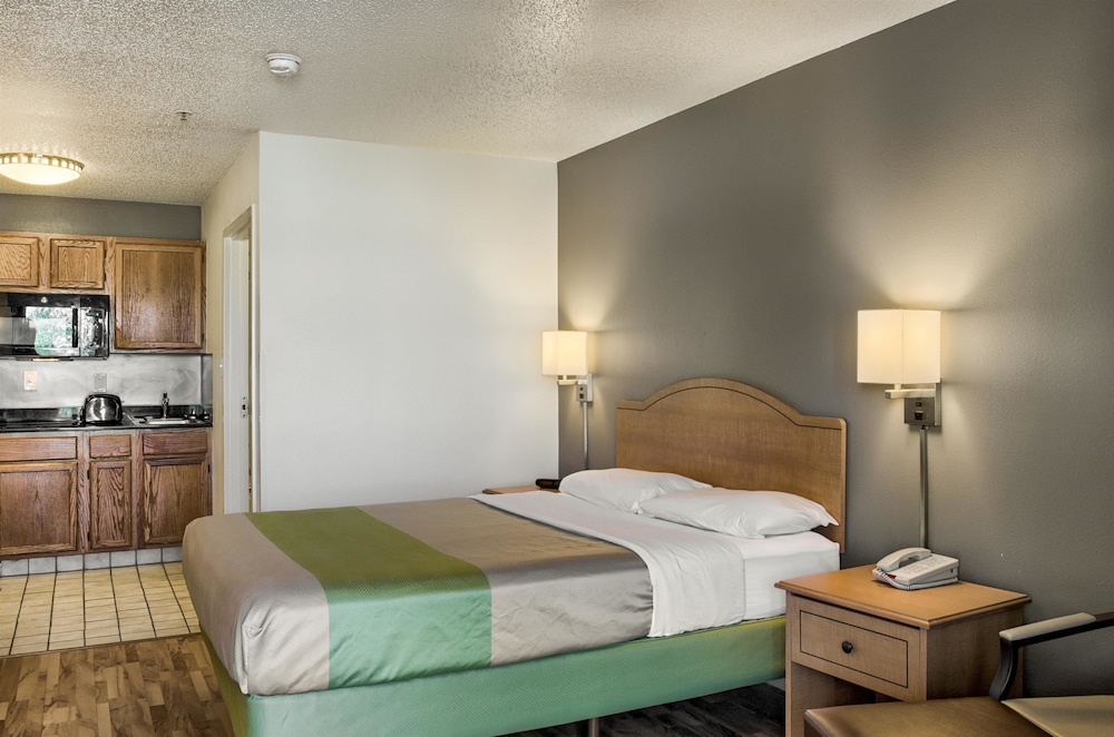 Studio 6 Extended Stay - Ocean Springs, MS 29/53