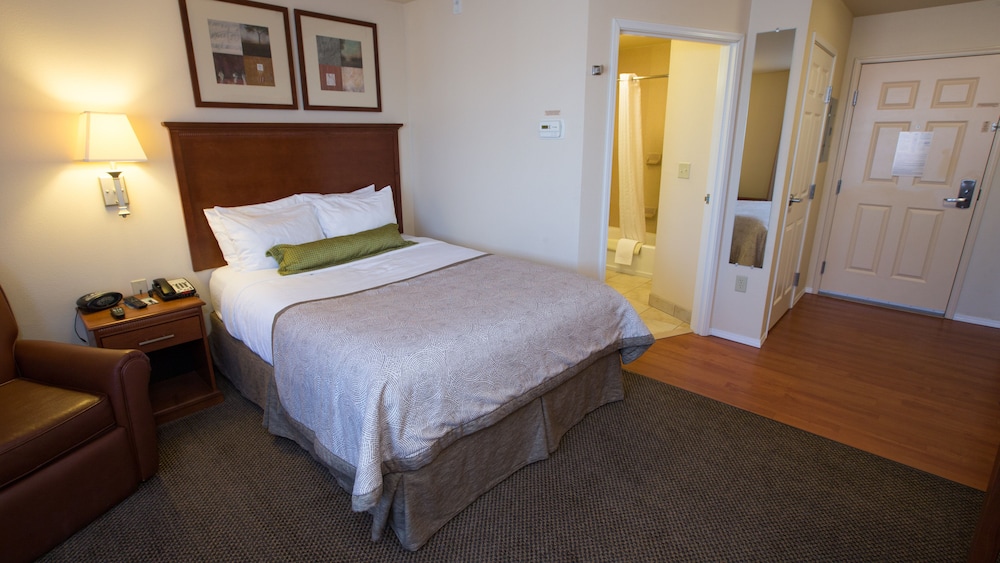 Candlewood Suites Springfield 14/57