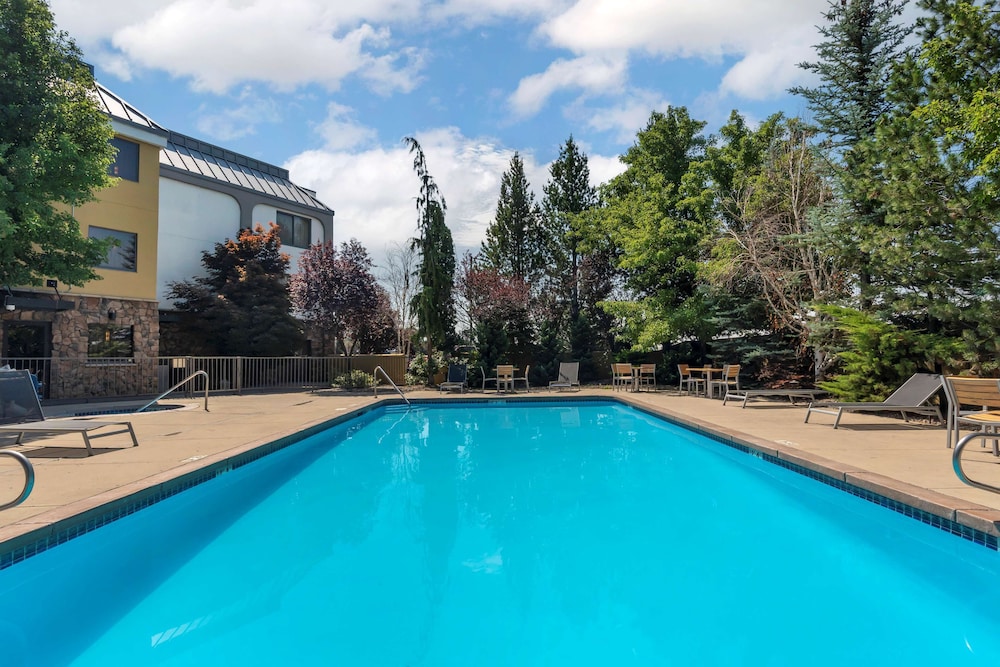 Best Western Plus Olympic Inn 10/73