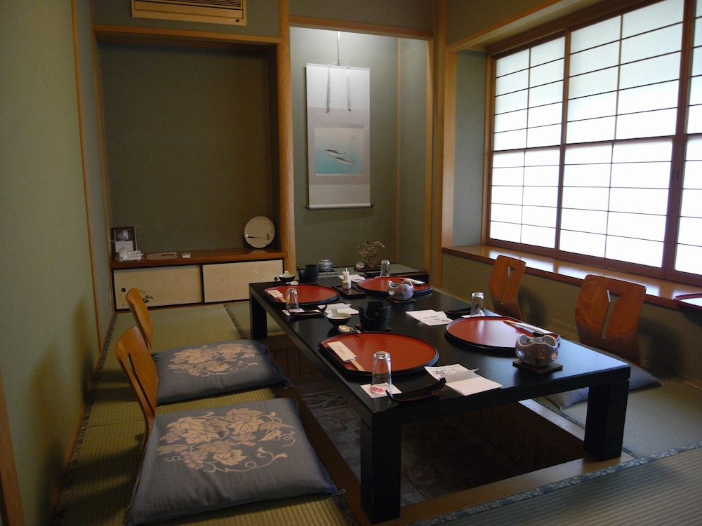 Kawakamiya Kasuitei 43/62