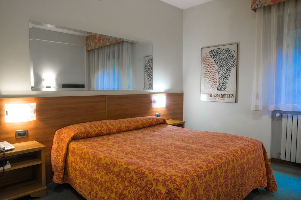 CLASSIC, DOUBLE OR TWIN BED
