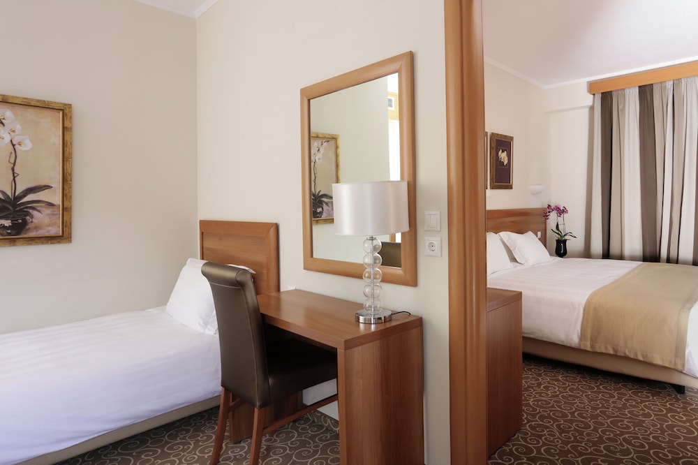 HOTEL CHLOE 14/50