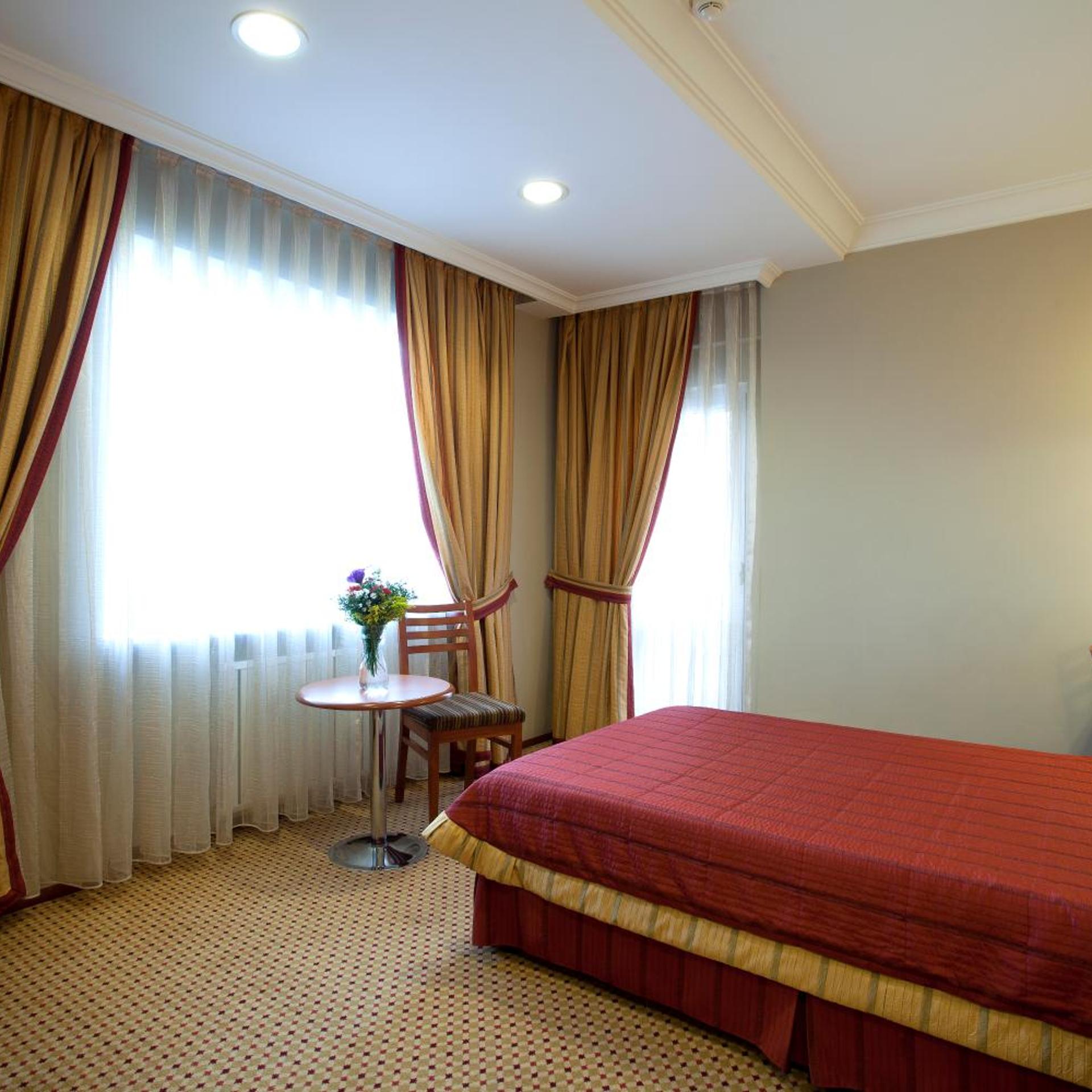 Hotel Sefa 2 8/30
