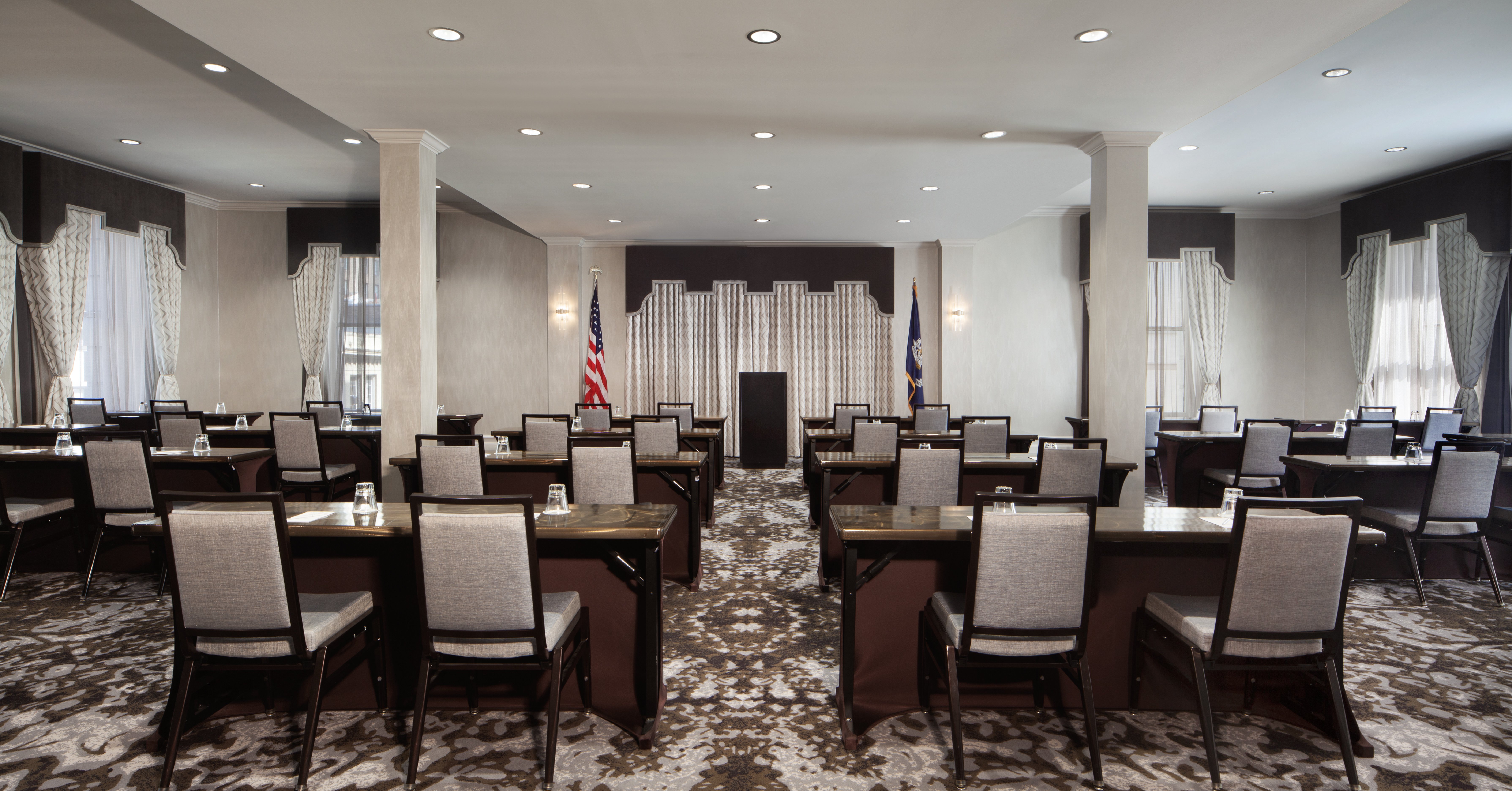 Le Pavillon Hotel 69/77
