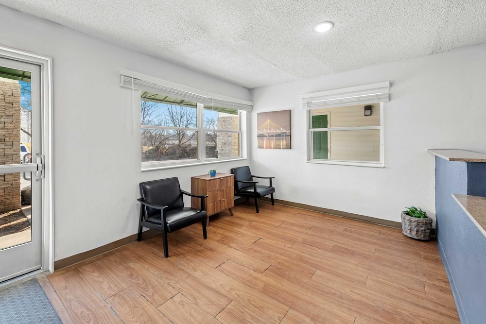 Birch Hill Suites Kansas City - Independence, Mo 14/24