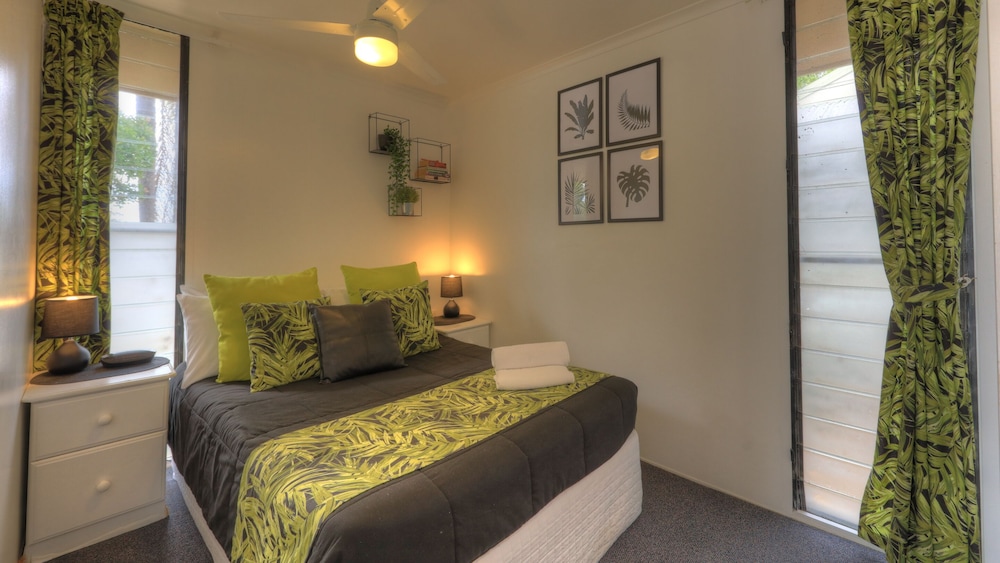1 BEDROOM, BASIC, CABIN, GARDEN VIEW