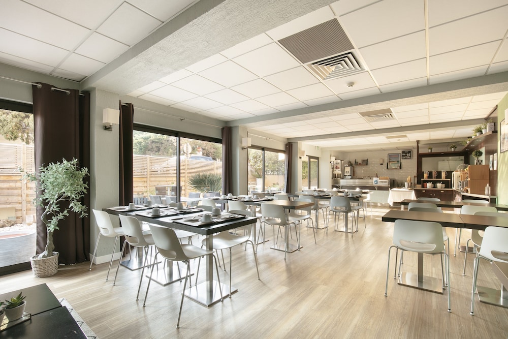 Hotel Le Collier 34/50