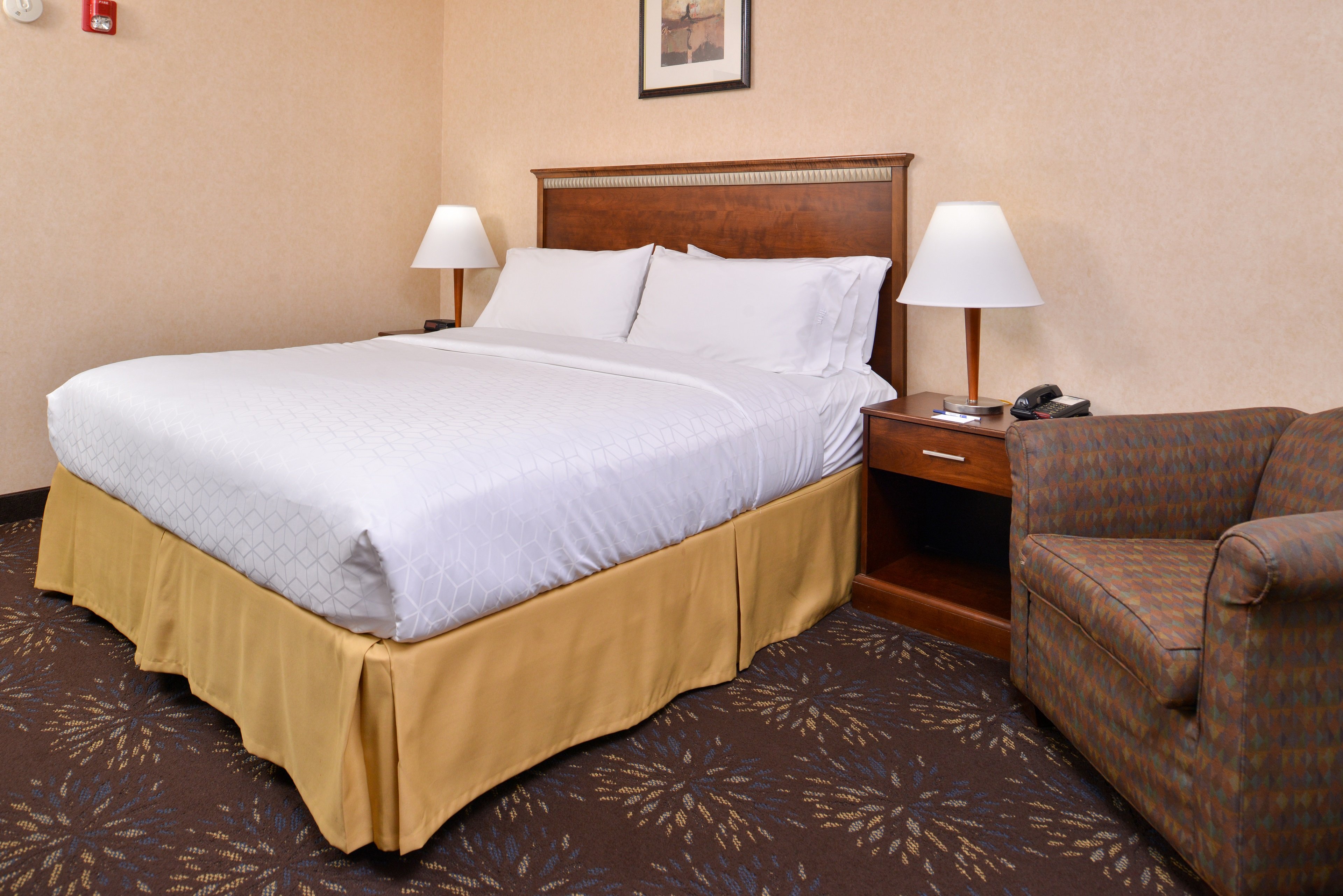 Holiday Inn Express Hotel Suites West Chester 25/76