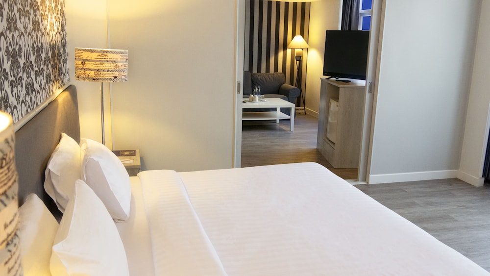 JUNIOR SUITE, TWIN BEDS, CITY WING