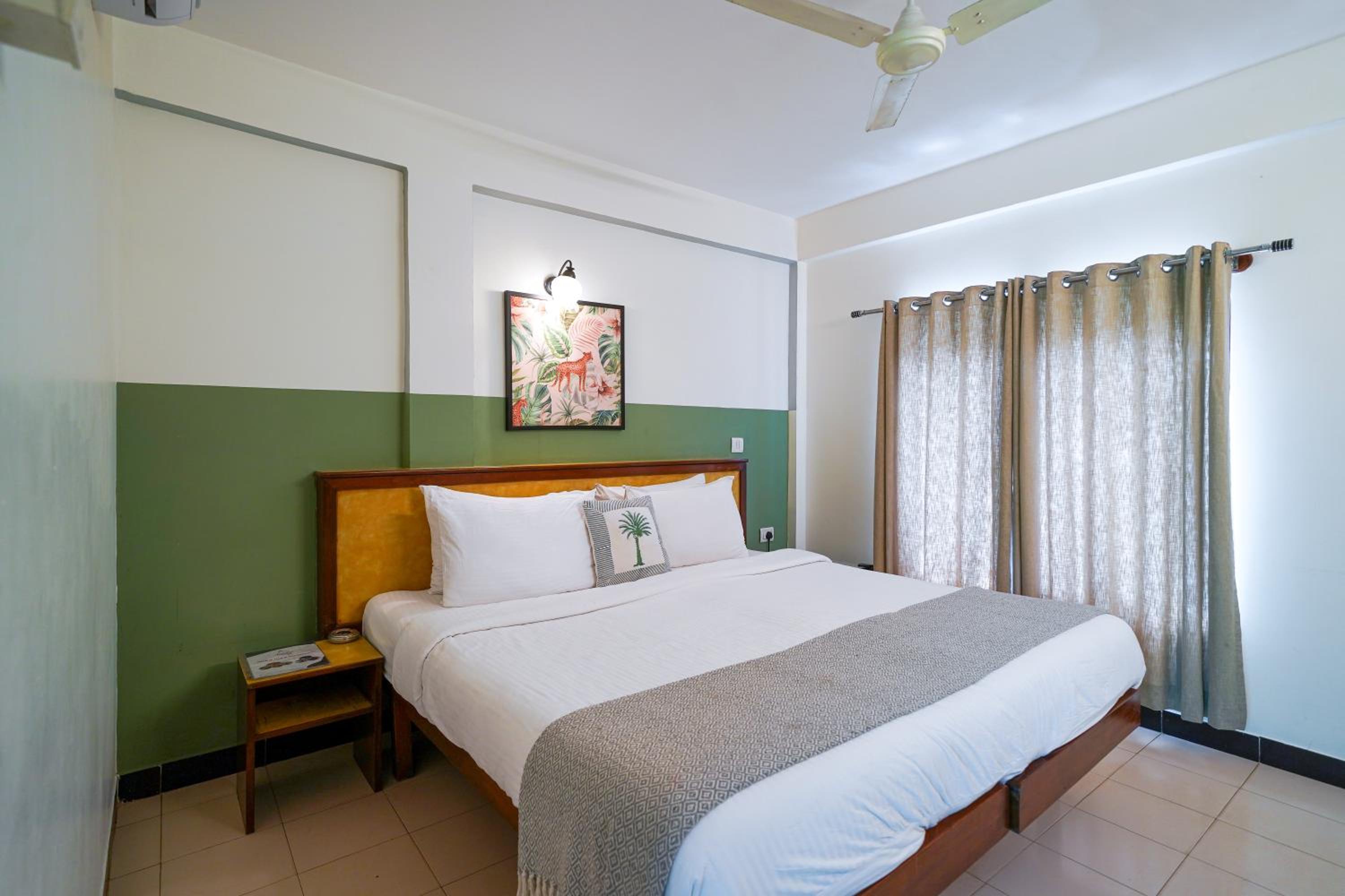 Pool View Room