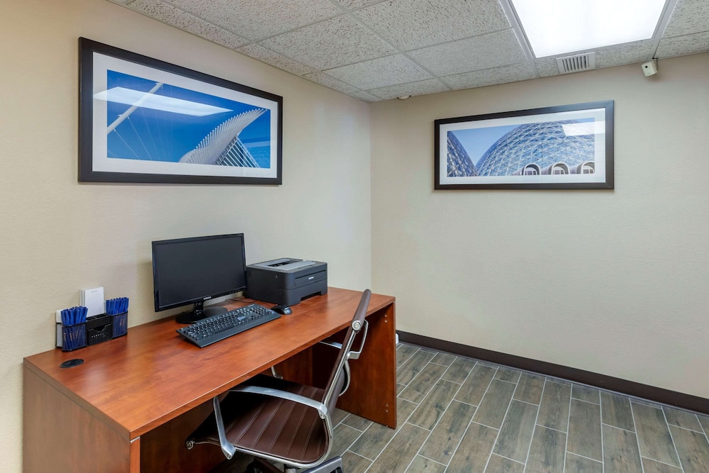 Comfort Inn Suites Jackson West Bend 34/38