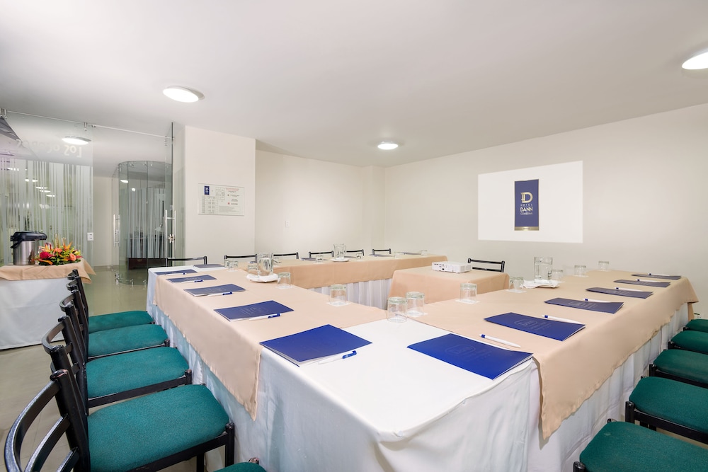 Hotel Dann Combeima 51/67