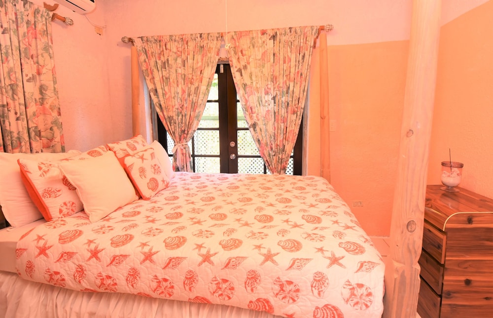 THE SUGAR APPLE BED AND BREAKFAST 12/50