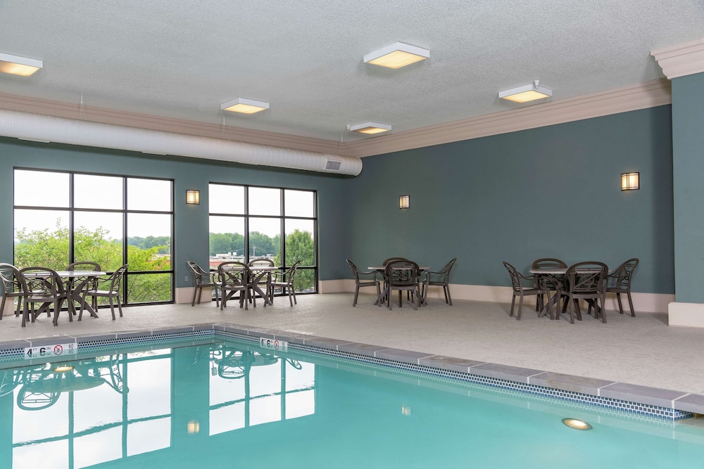 Hampton Inn Warsaw 21/35