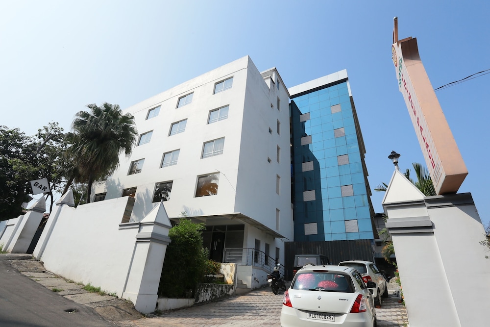 OYO 16910 Hotel Prince Palace 1/23
