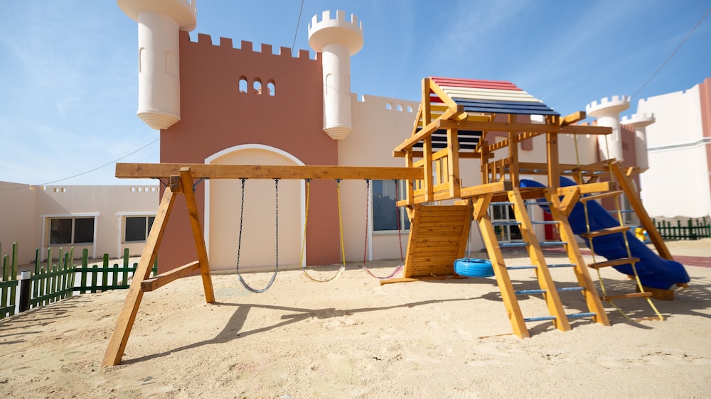 Oyster Bay Beach Suites 43/60