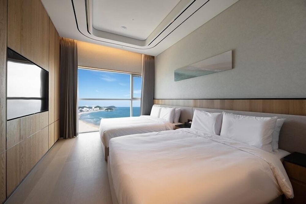 Mer de l'aube Hotel 11/50